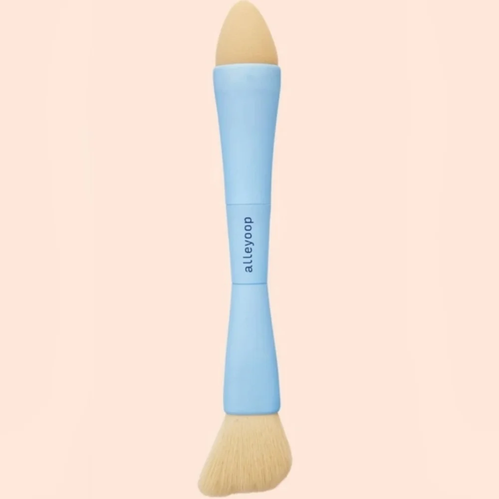 🆕️🥳🥳HOST PICK 🥳Alleyoop multi-tasker 4-in-1 makeup brush